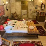 Hotell Cave 2*