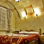 Cave Hotell