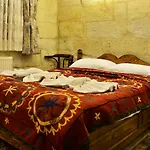 Cave Hotell