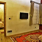 Hotell Cave 2*