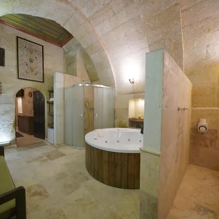 Cave Hotel 2*