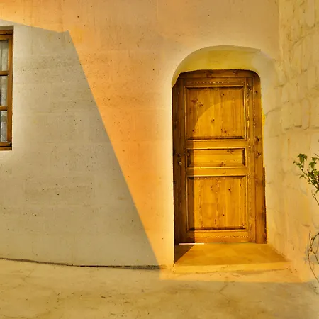 Cave אורגופ